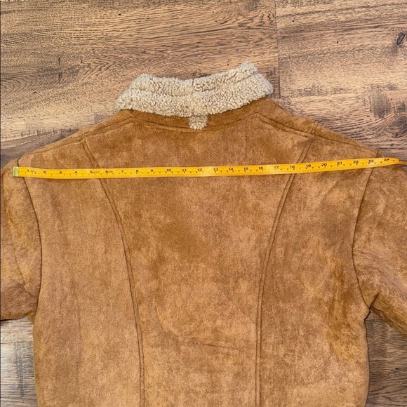 NWT! Brown Shearling Jacket with Cream Trim - Picture 16 of 16